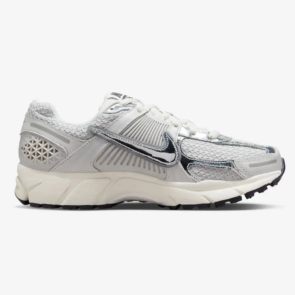 Vomero 5 Silver Metalic